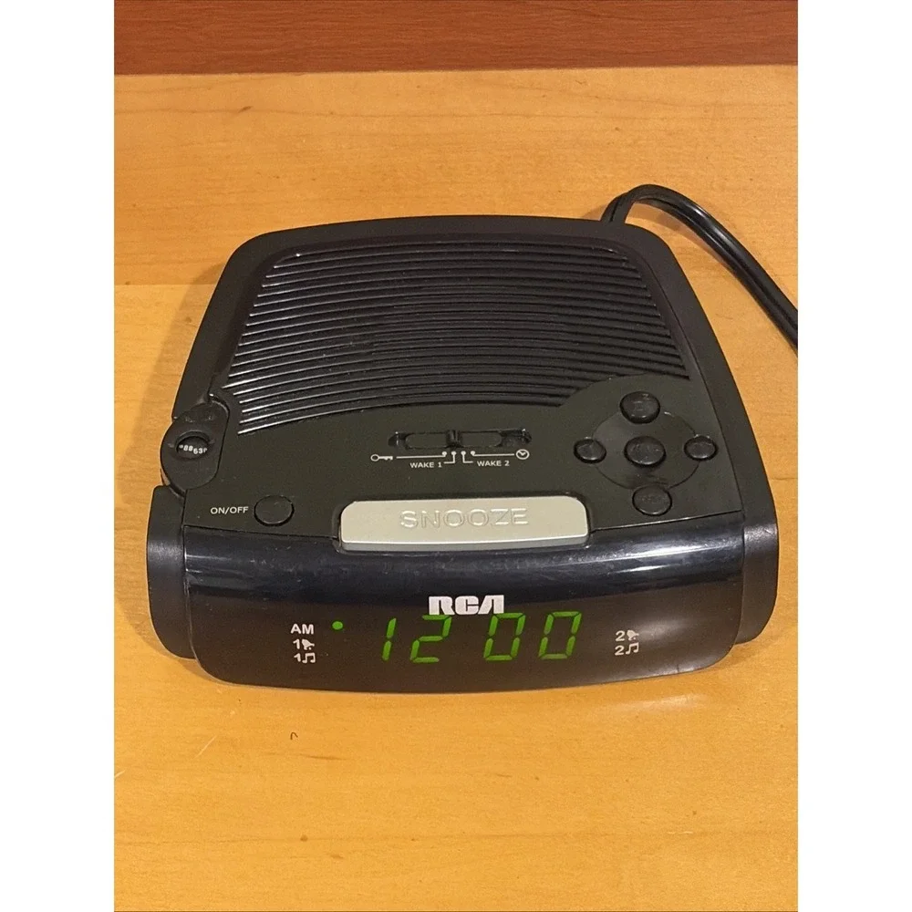 RCA Alarm Clock Radio MN RP5405-A With Battery Back-Up